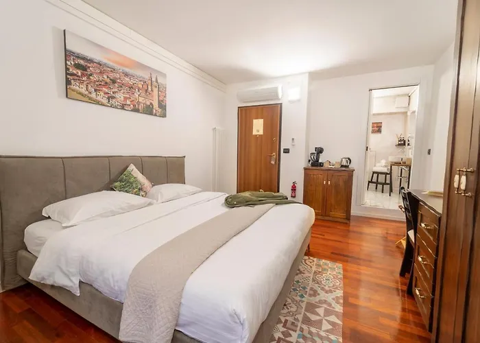 Aurelia Luxury - Piazza Delle Erbe
